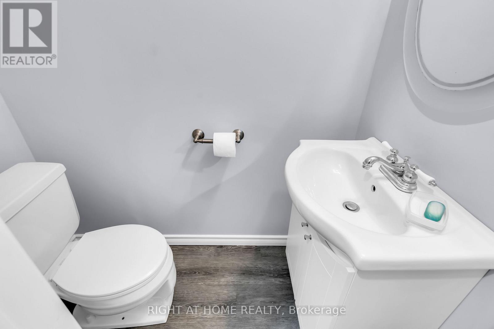 940 GENTRY CRESCENT - 28
