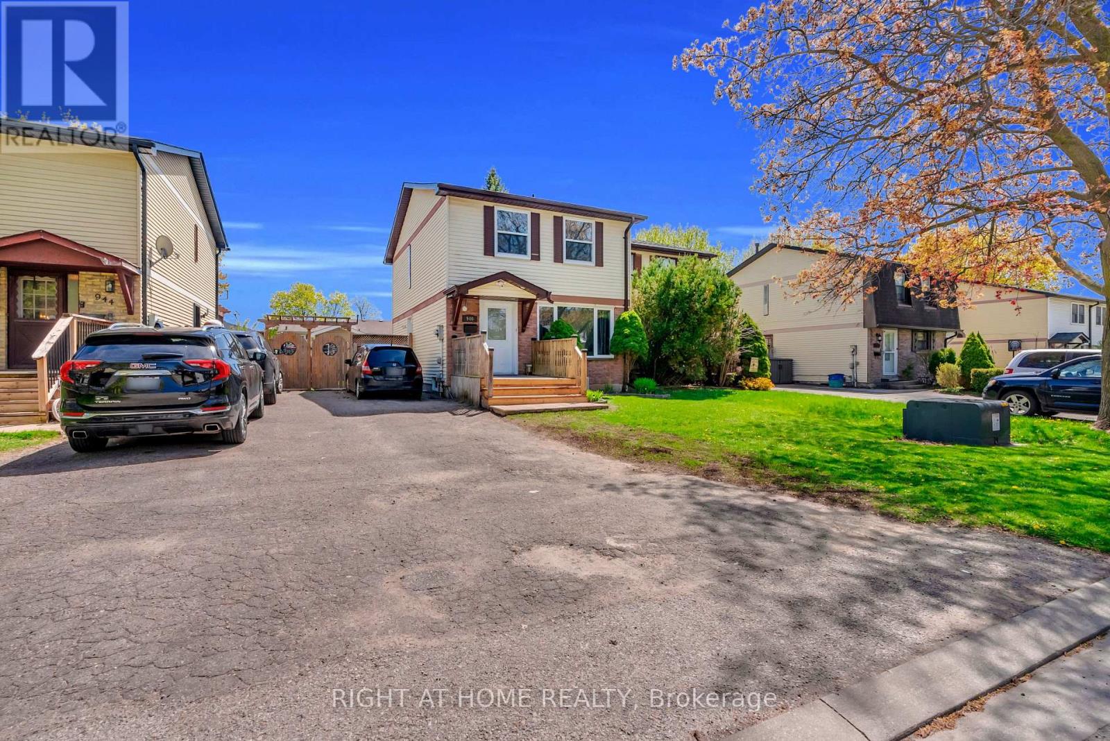 940 GENTRY CRESCENT - 3