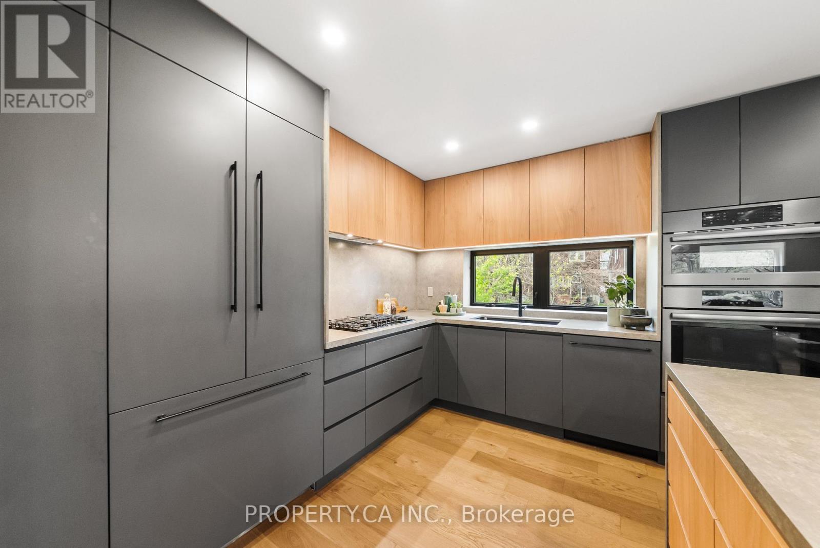 9 MAUGHAN CRESCENT - 14