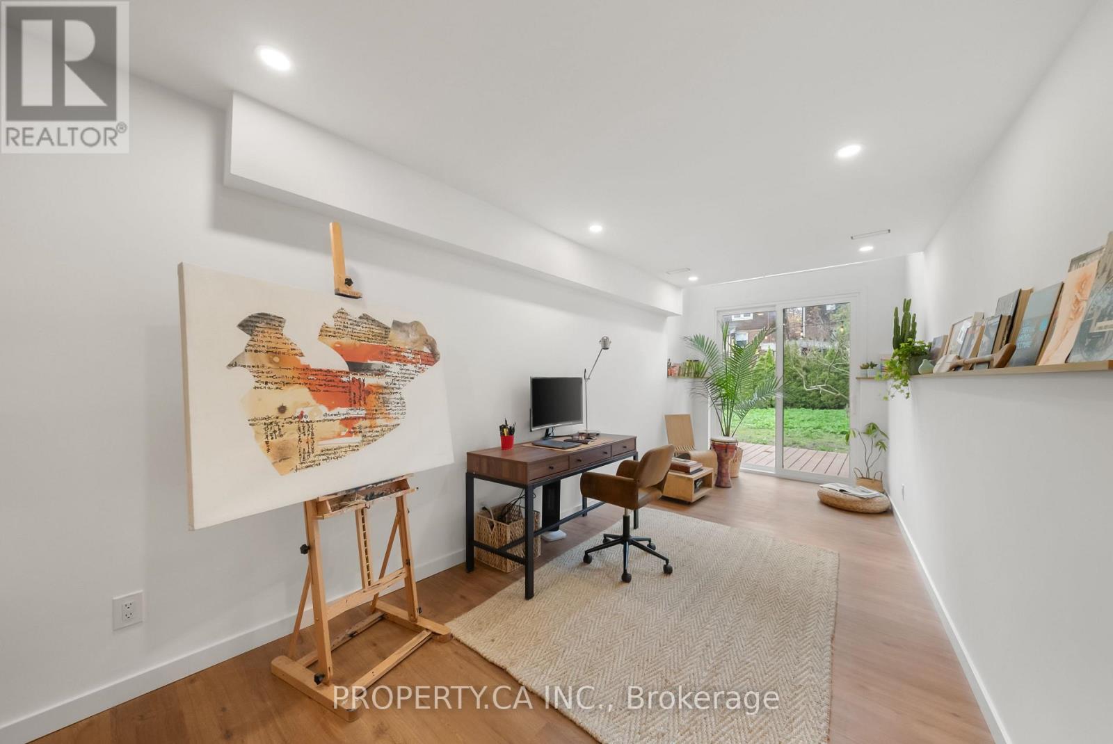 9 MAUGHAN CRESCENT - 25