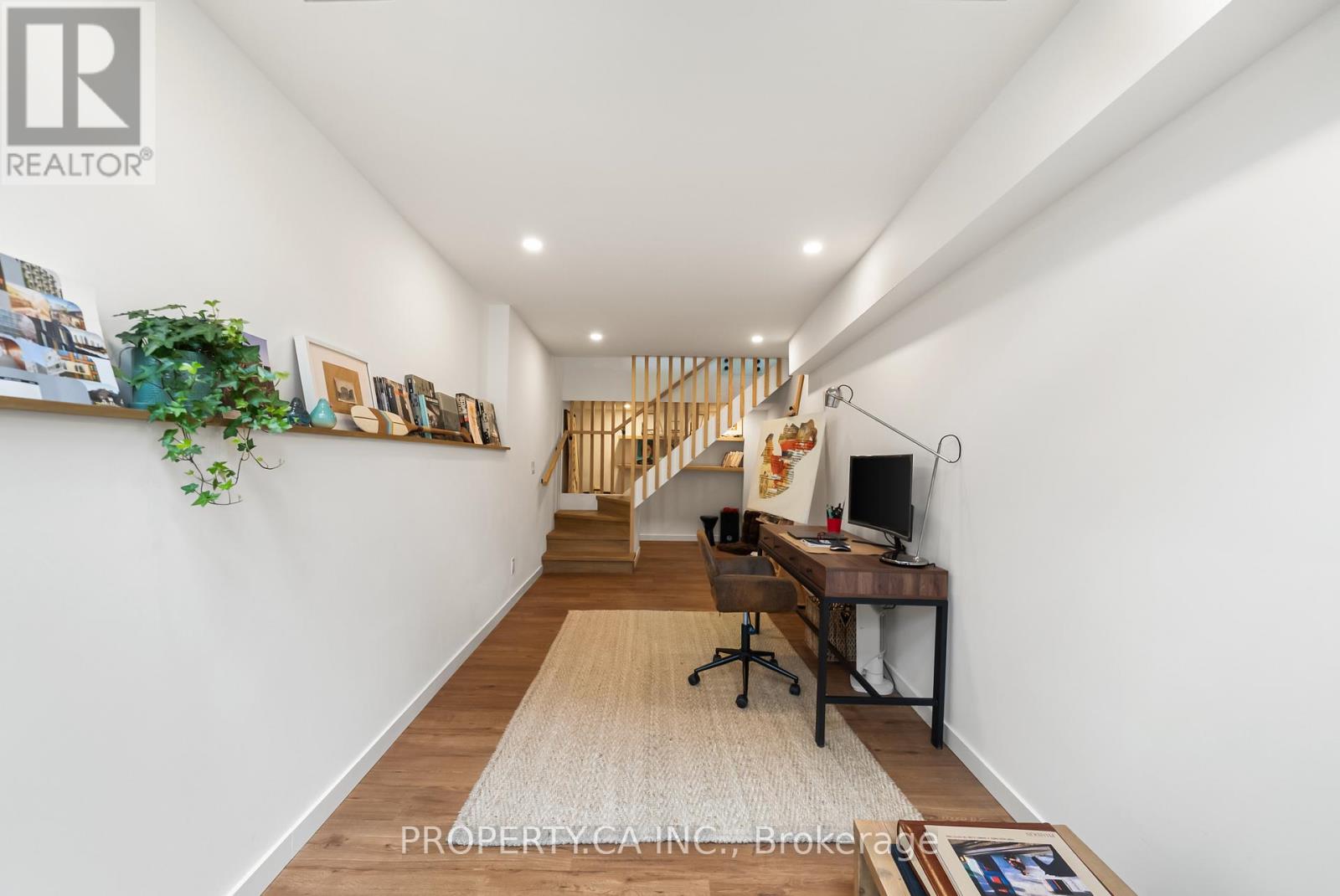 9 MAUGHAN CRESCENT - 27