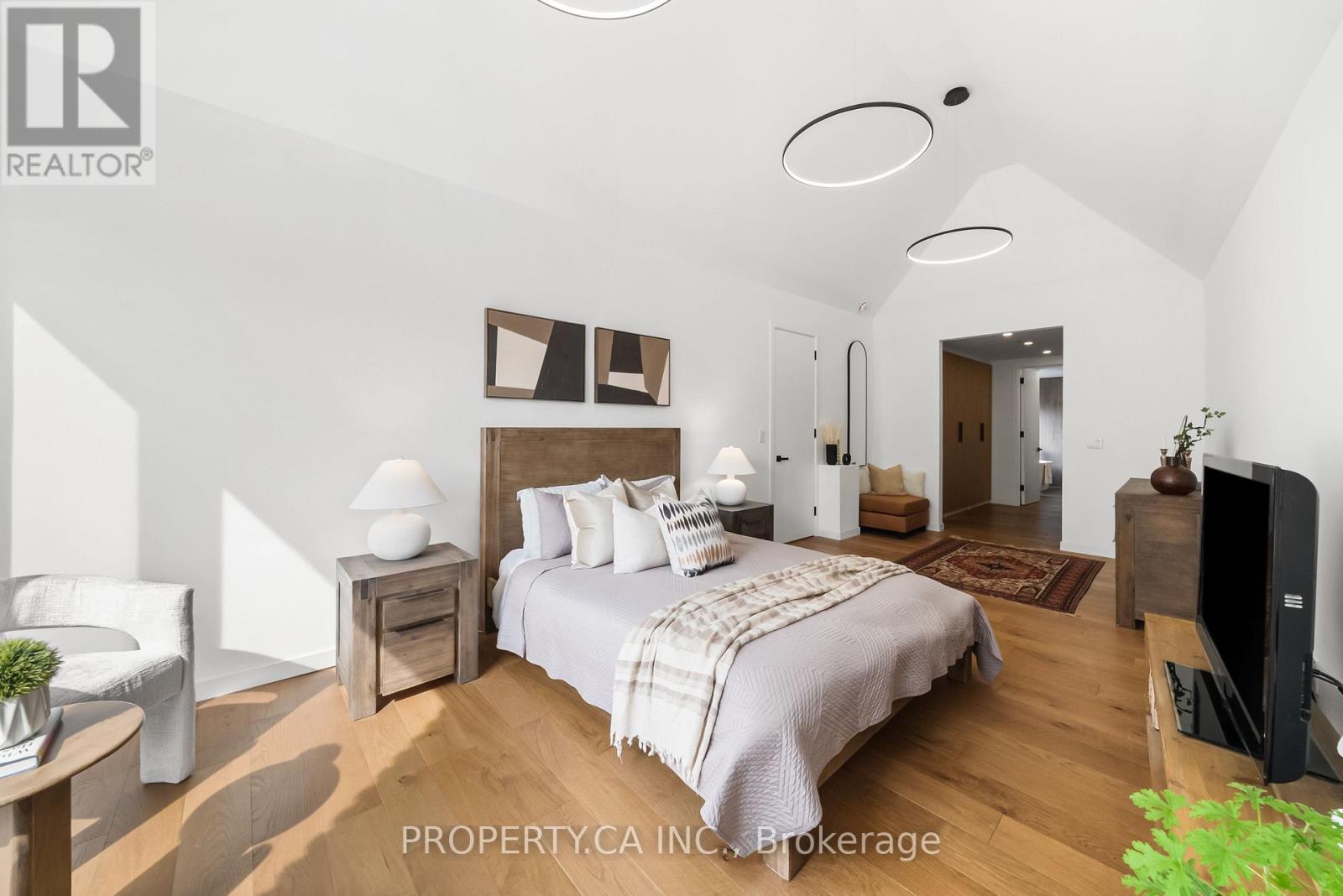 9 MAUGHAN CRESCENT - 31