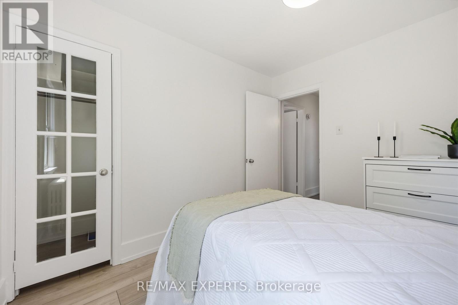 221 CLONMORE DRIVE - 13