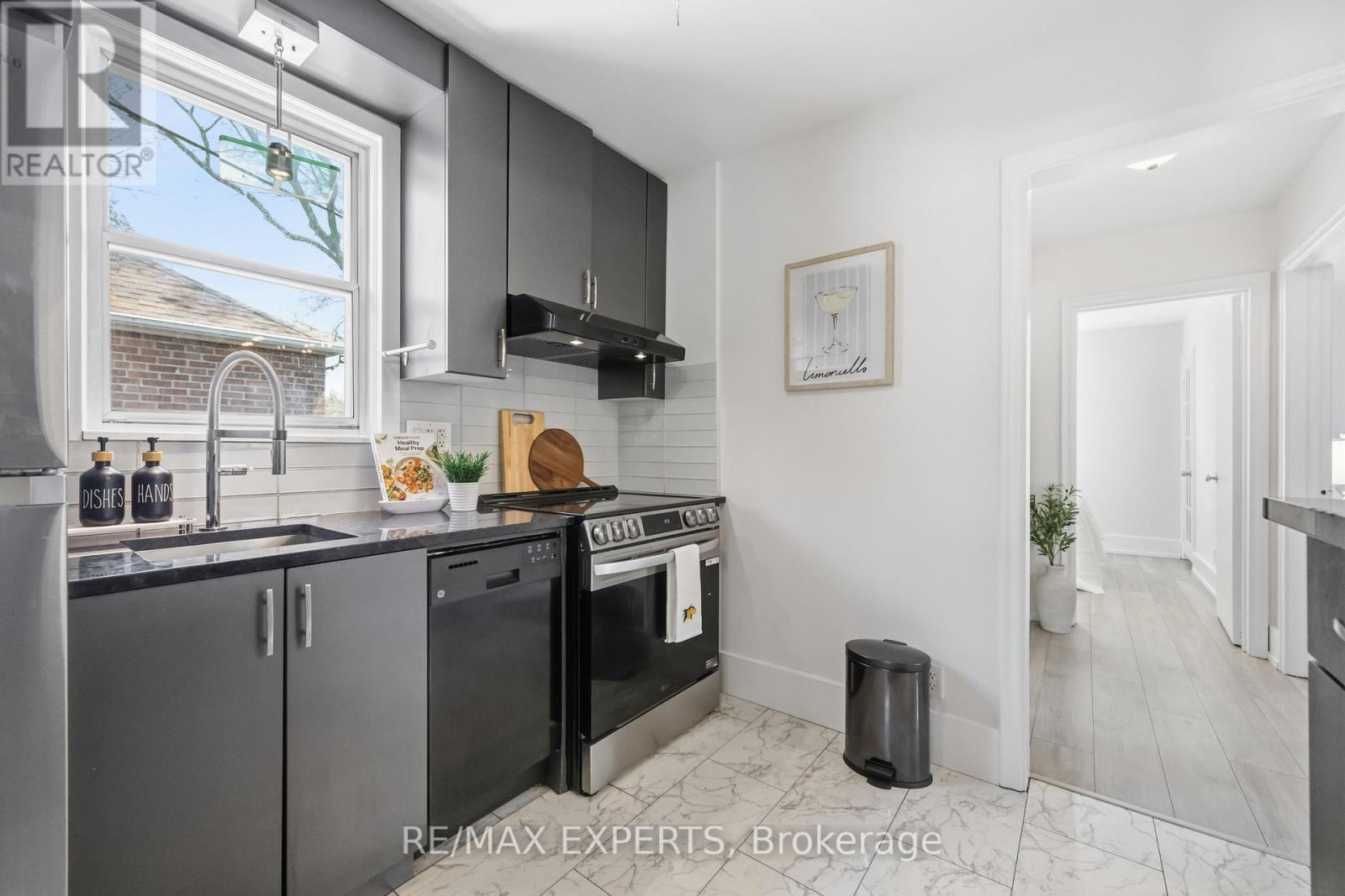 221 CLONMORE DRIVE - 9