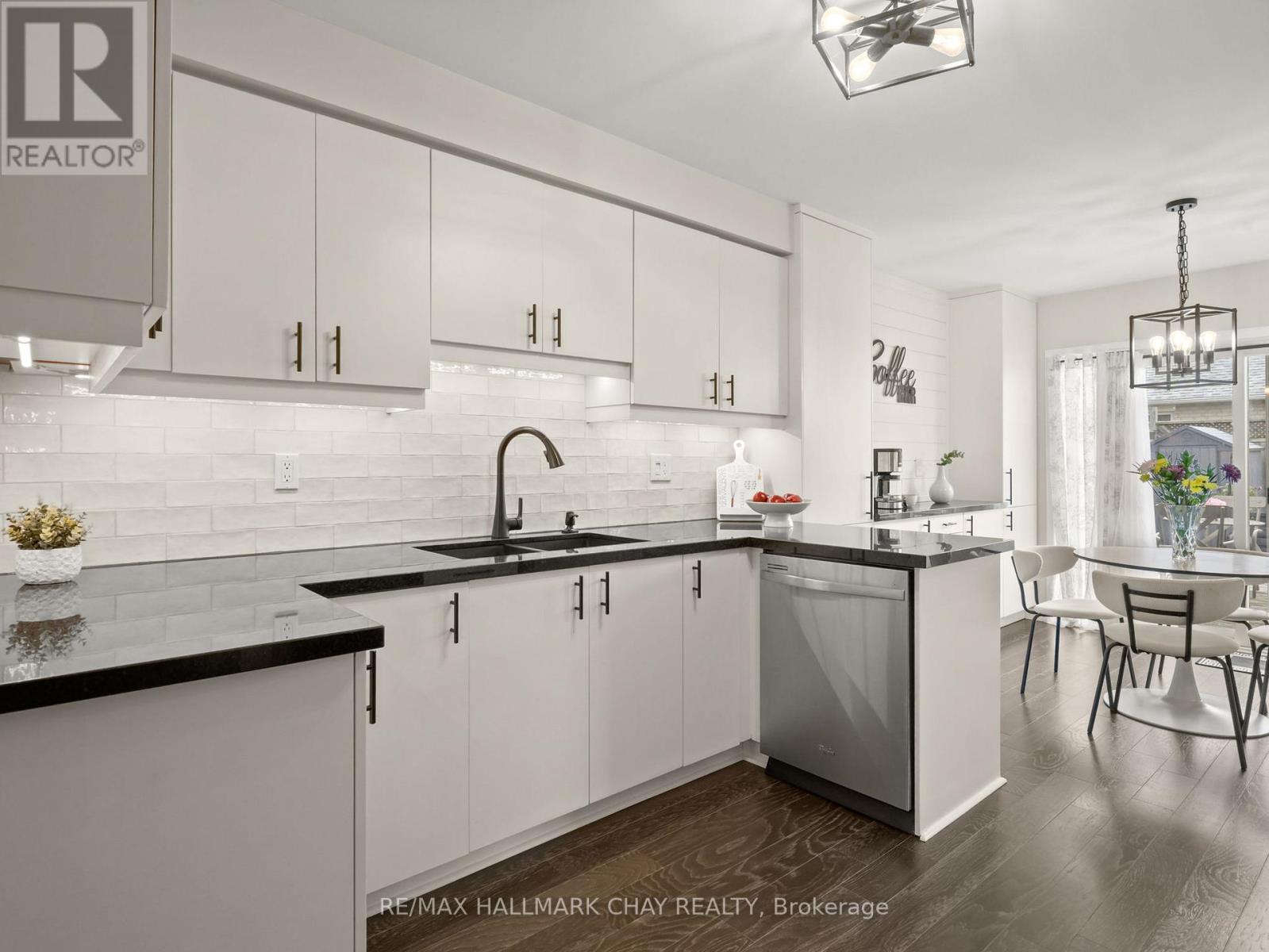 16 PRESTON AVENUE - 21