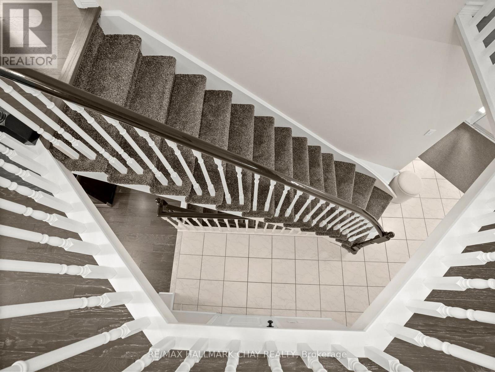 16 PRESTON AVENUE - 33