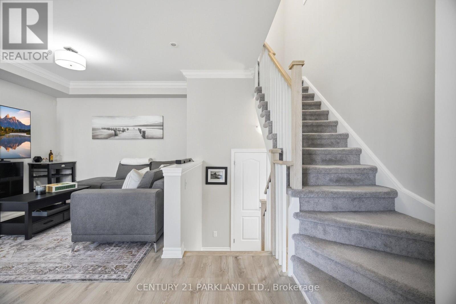 18 WIMSHAW LANE - 18