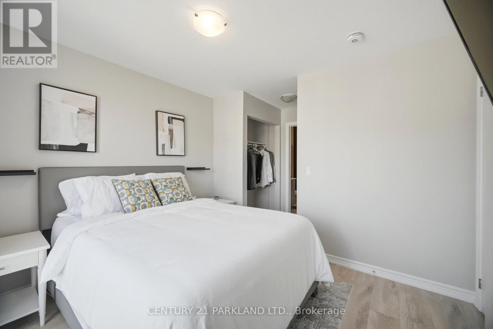 18 WIMSHAW LANE - 24