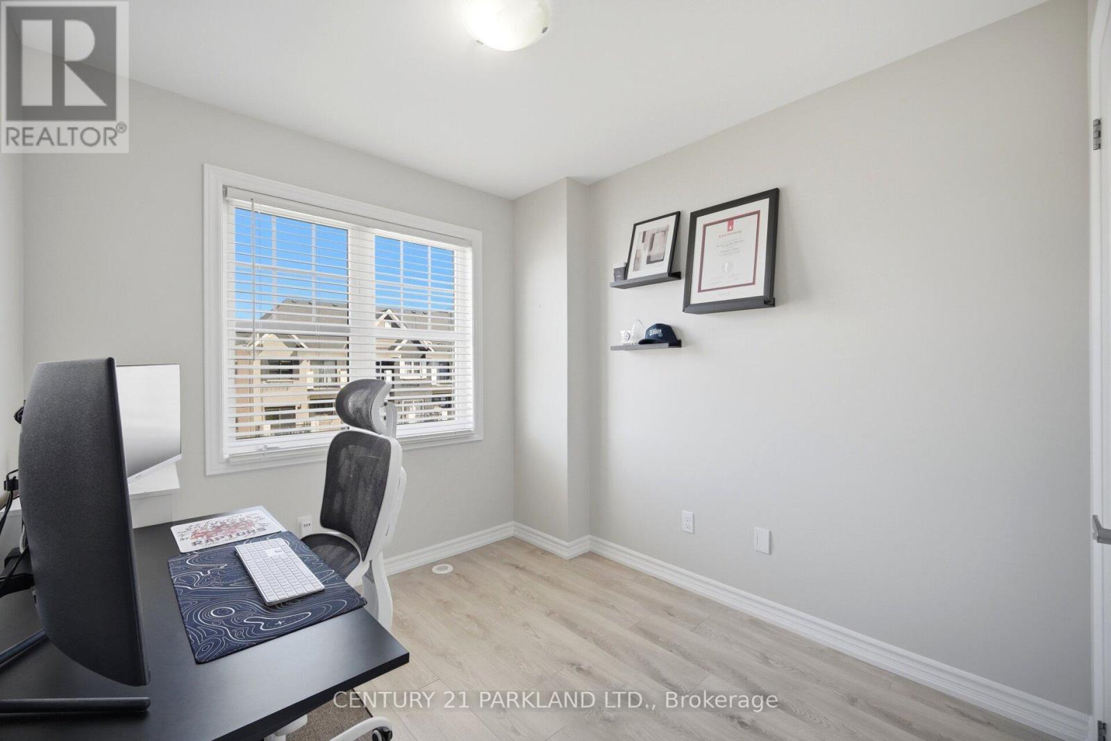18 WIMSHAW LANE - 27