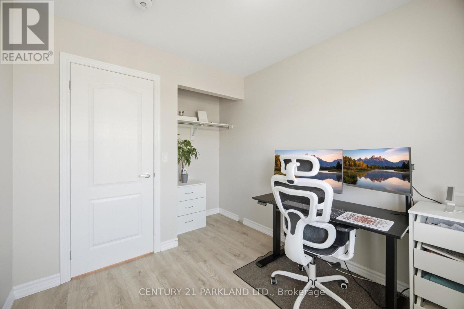 18 WIMSHAW LANE - 28