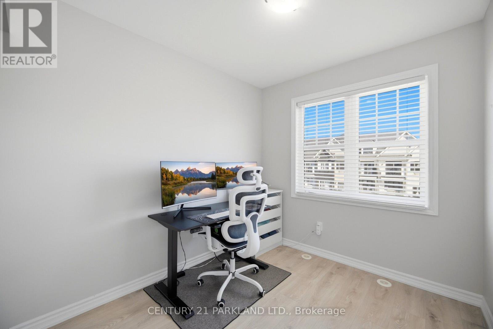 18 WIMSHAW LANE - 29