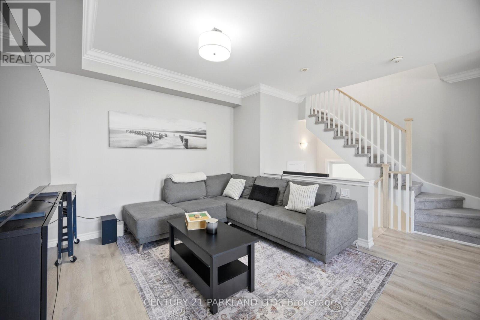 18 WIMSHAW LANE - 7