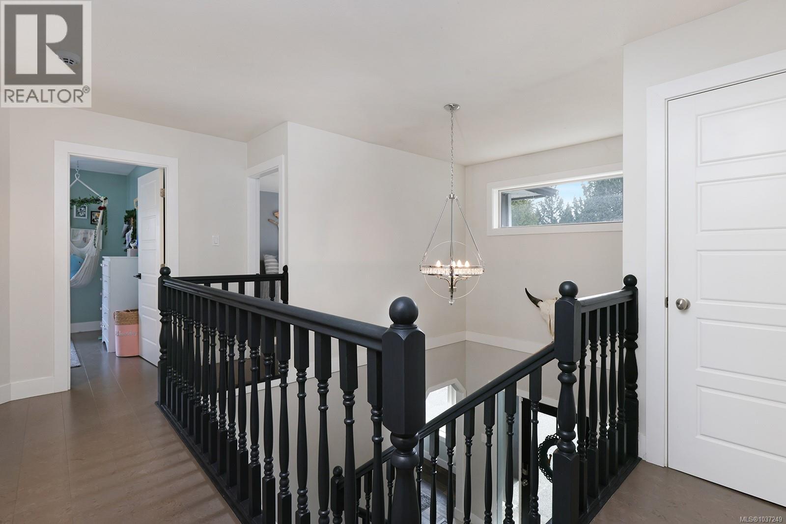 1669 Essex Pl - 15