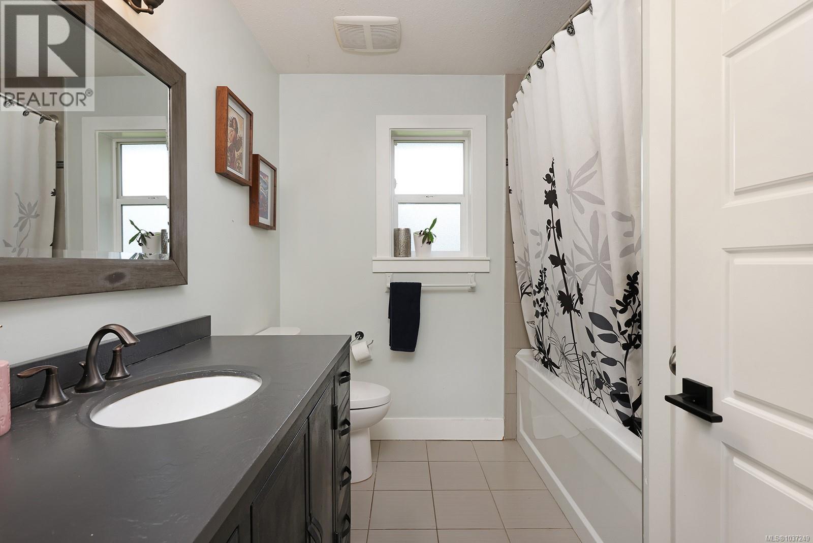 1669 Essex Pl - 24