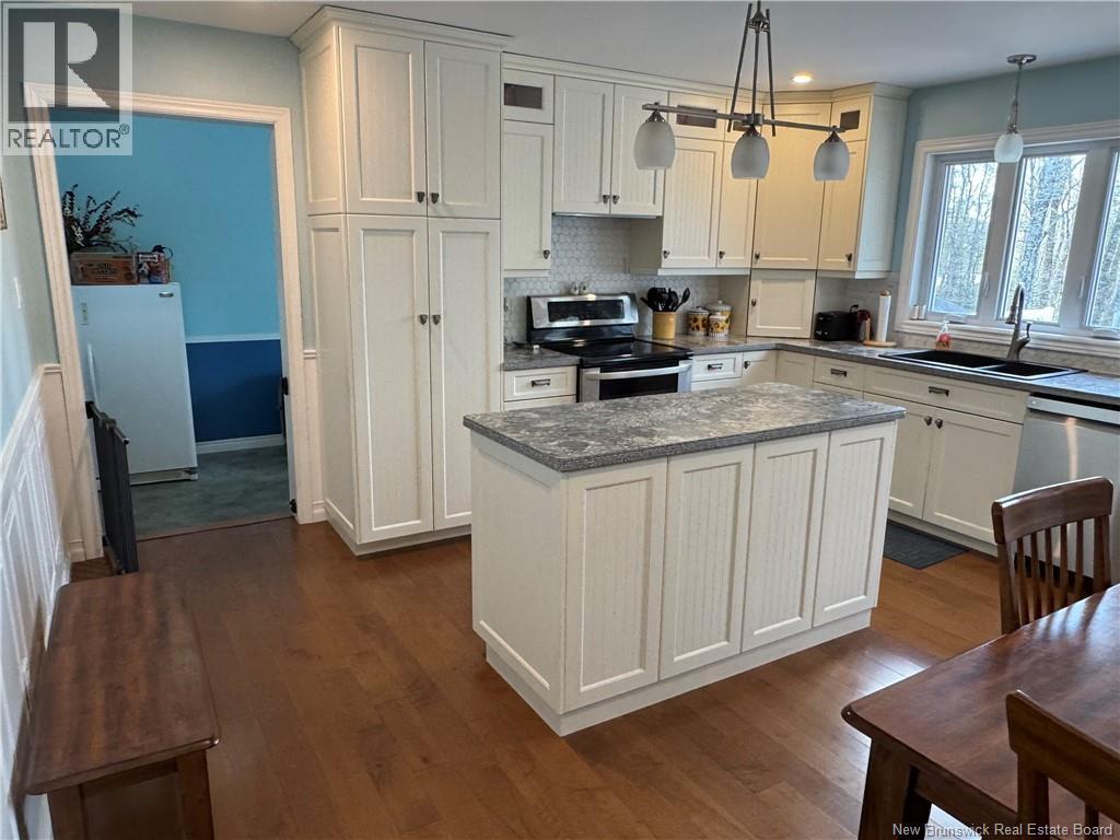 24 Mountain View Crescent - 9