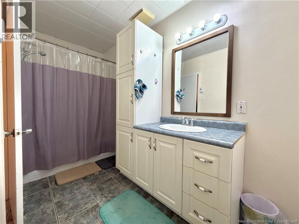 1585 Robertville - 15