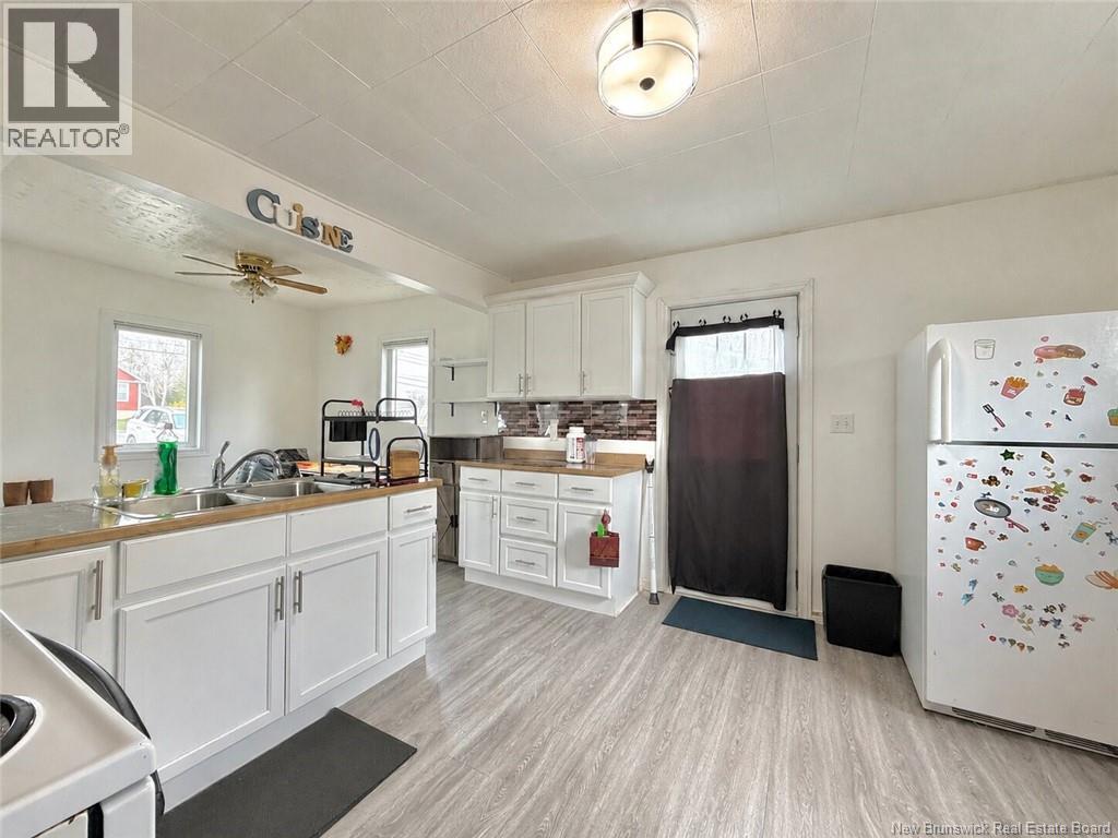 1585 Robertville - 7