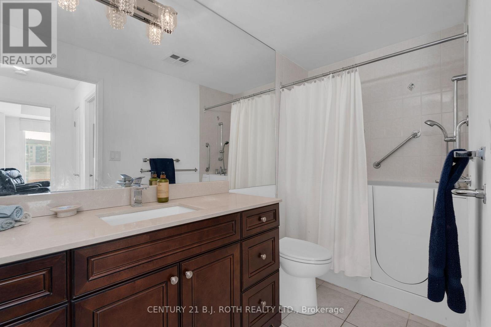 #1402 2 TORONTO STREET - 20