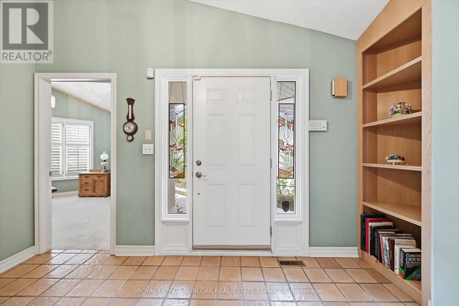 #4 1095 SKYVIEW DRIVE - 5