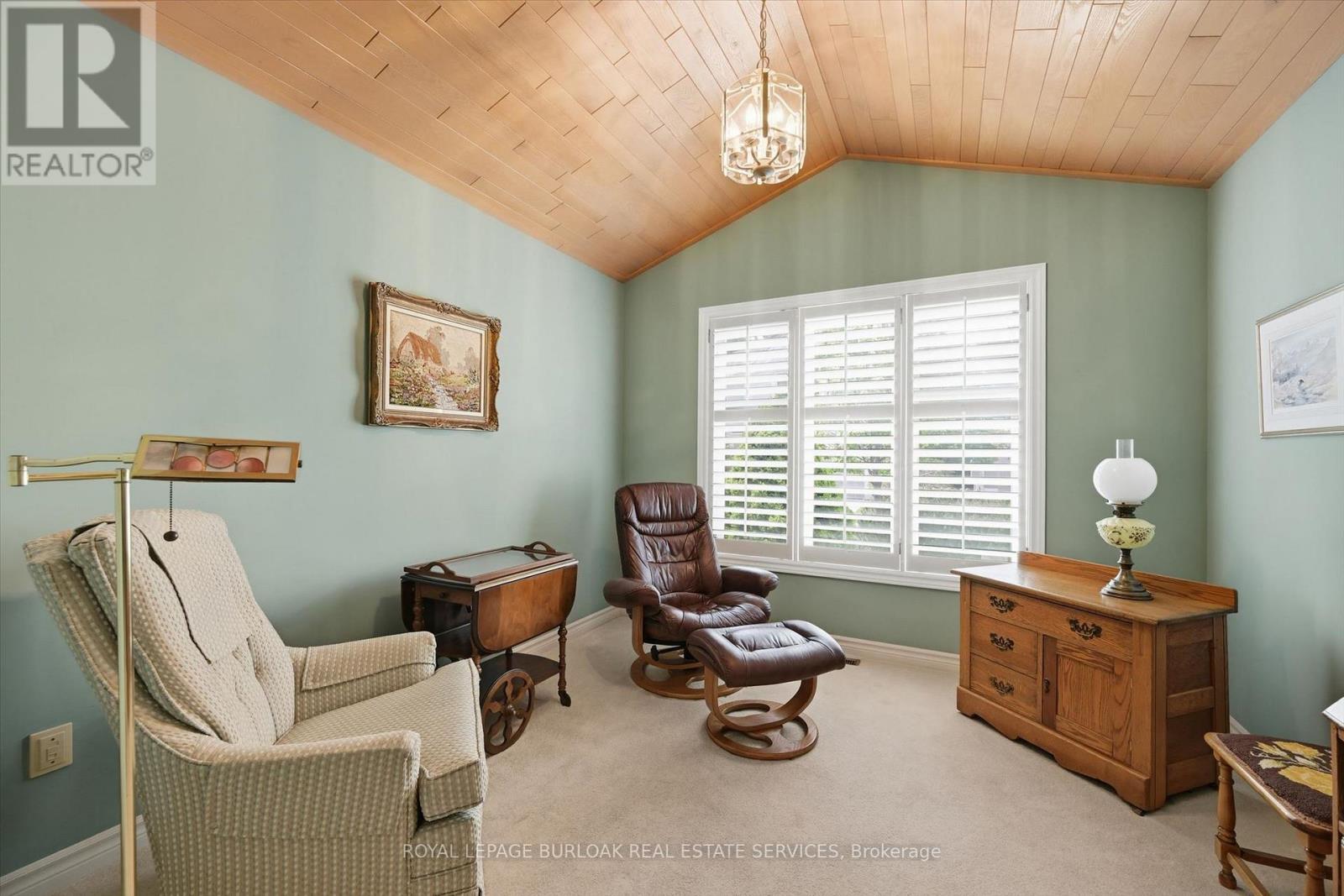 #4 1095 SKYVIEW DRIVE - 6