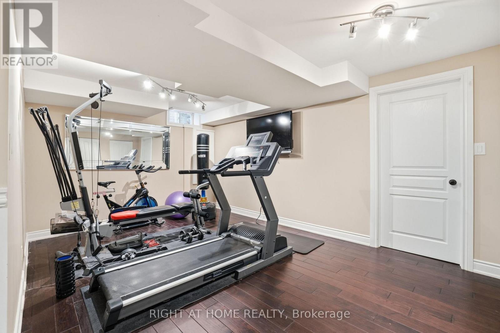 2461 WHISTLING SPRINGS CRESCENT - 40