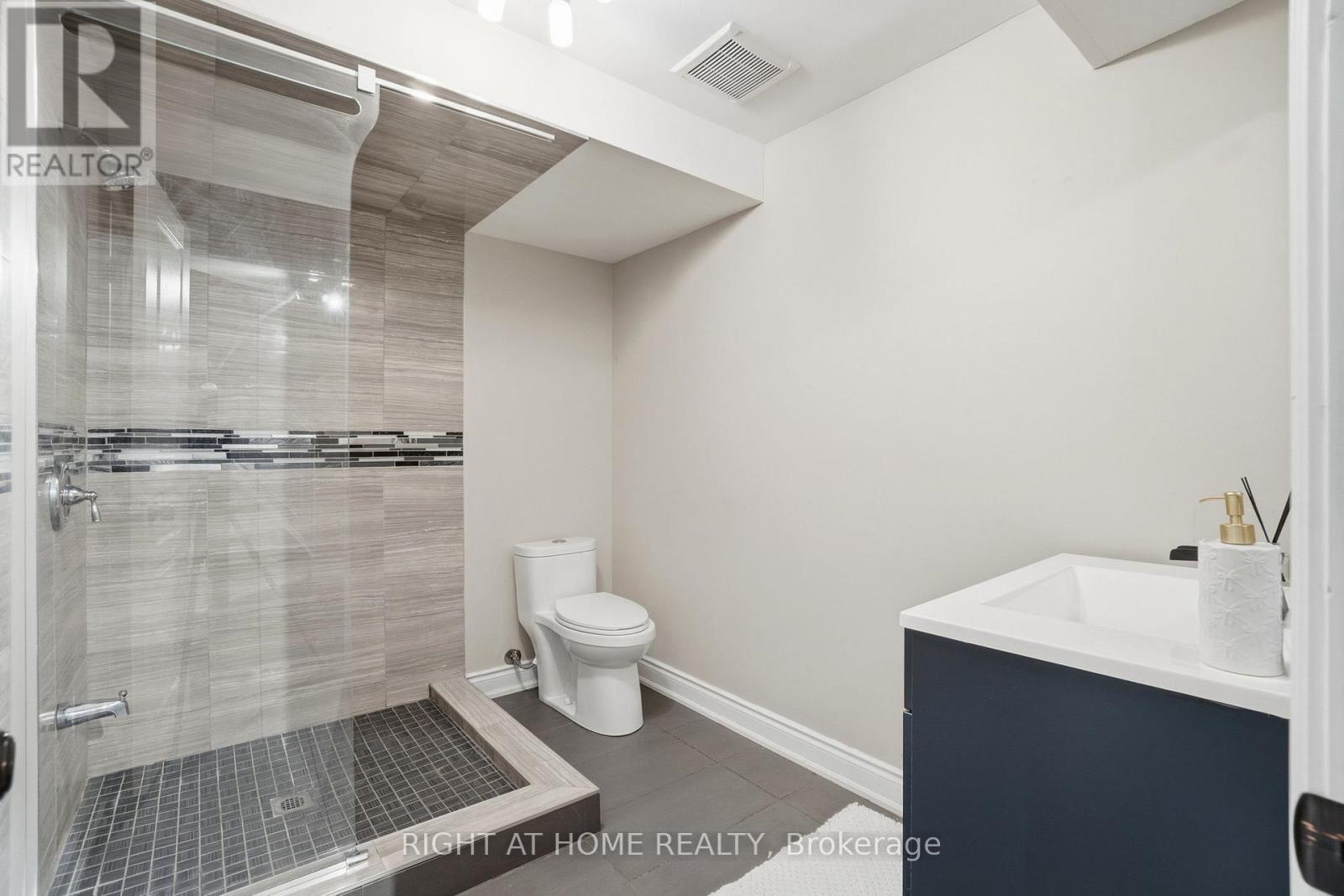 2461 WHISTLING SPRINGS CRESCENT - 41