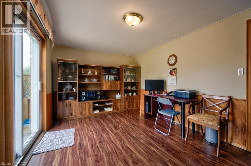 34 WESTWOOD Crescent - 11