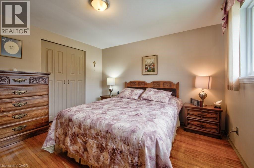 34 WESTWOOD Crescent - 25
