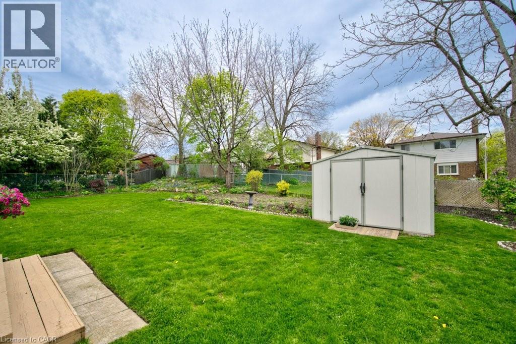 34 WESTWOOD Crescent, Kitchener, Ontario, N2M2L8 — Photo 13