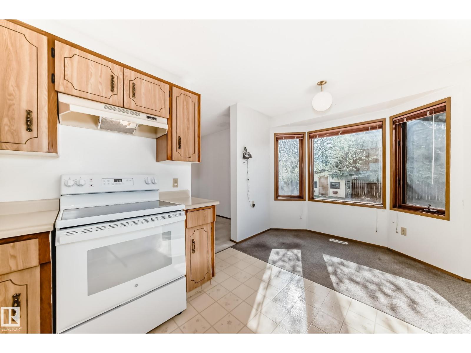 9528 189 ST NW - 9