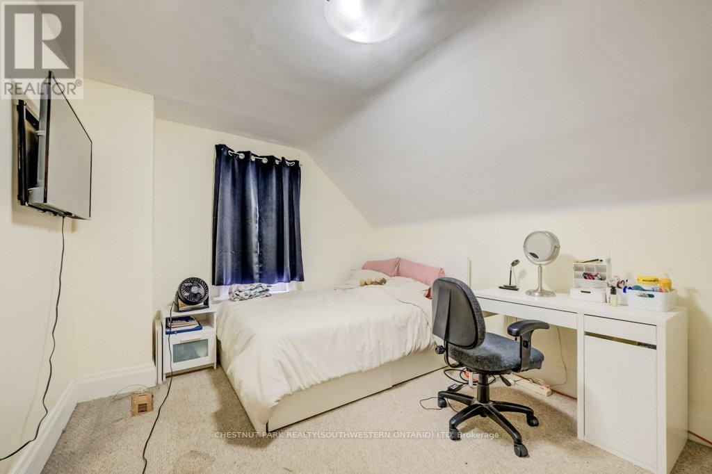 10 MARSHALL STREET - 19