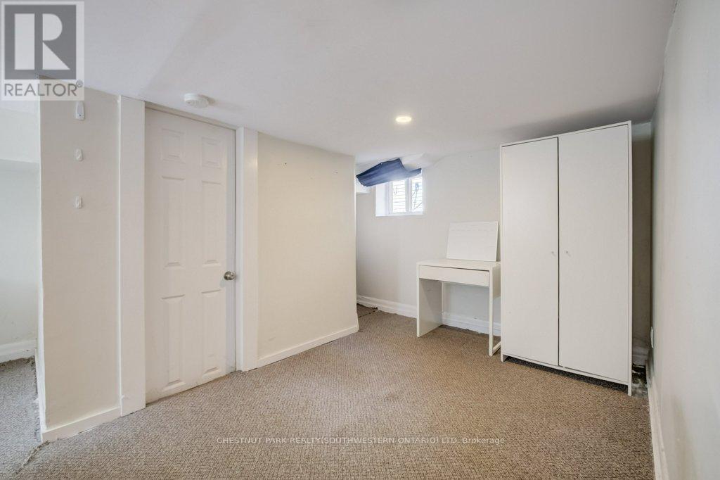 10 MARSHALL STREET - 26