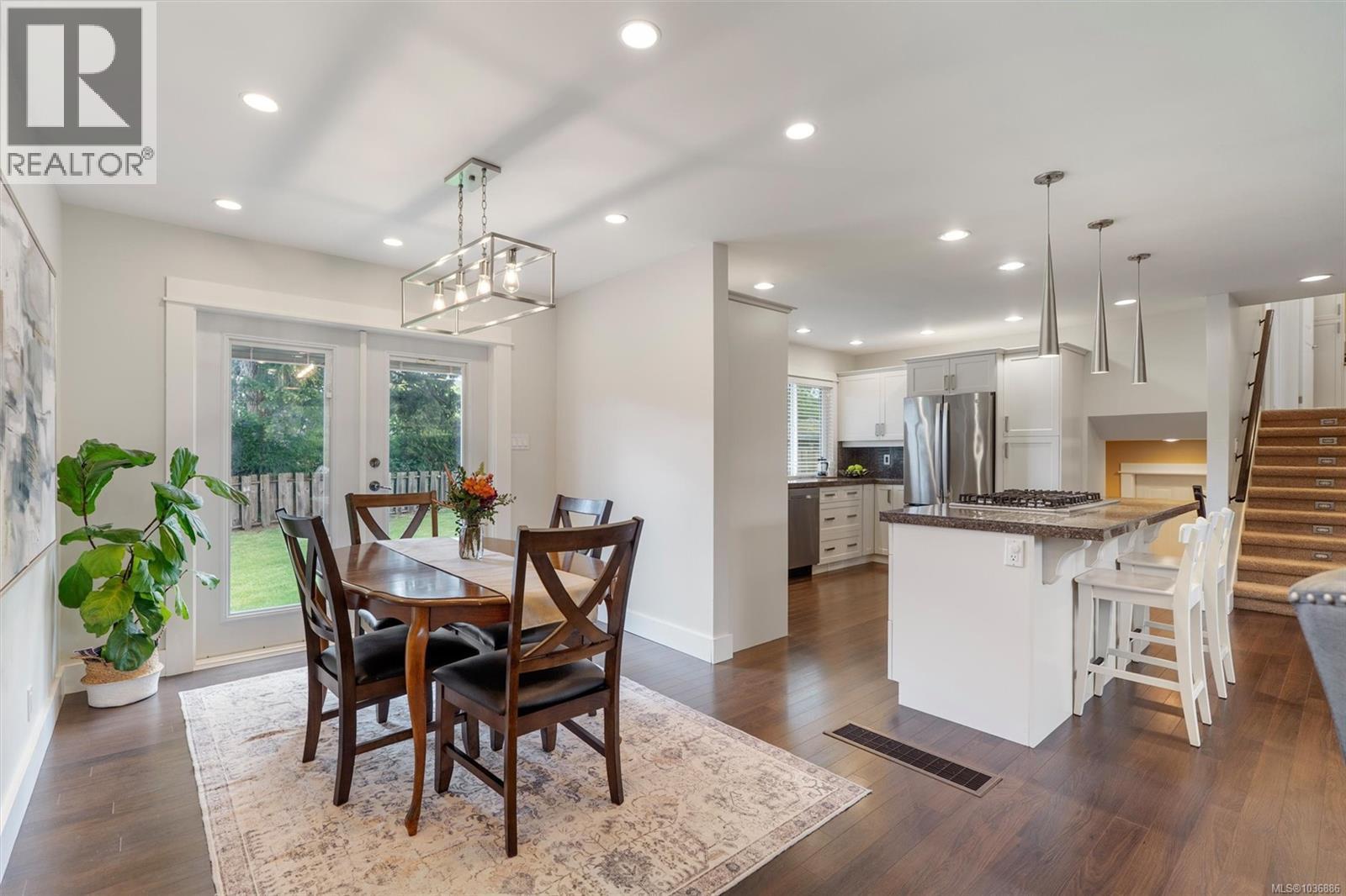 1582 Fremont Pl - 9