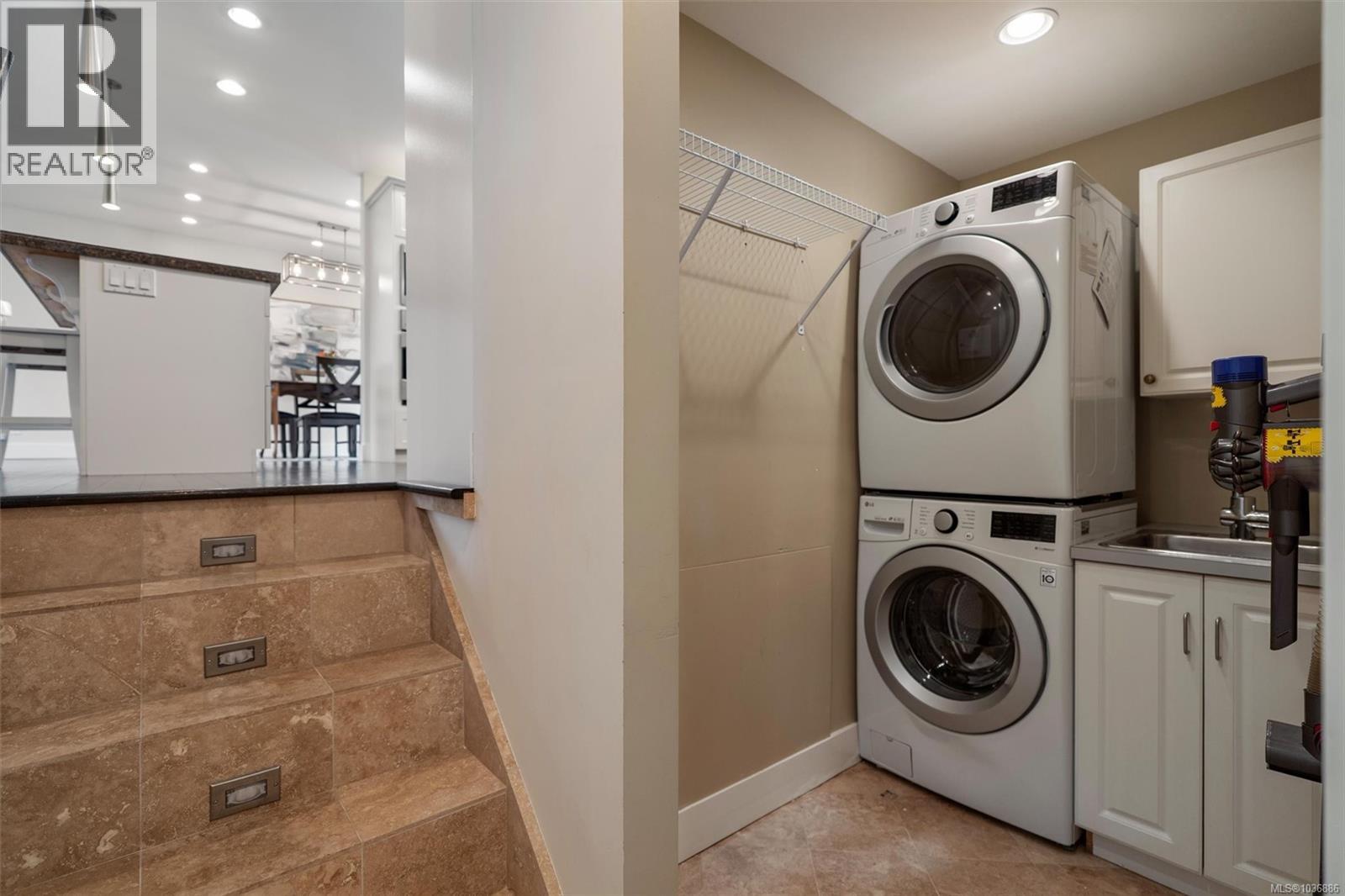 1582 Fremont Pl - 20