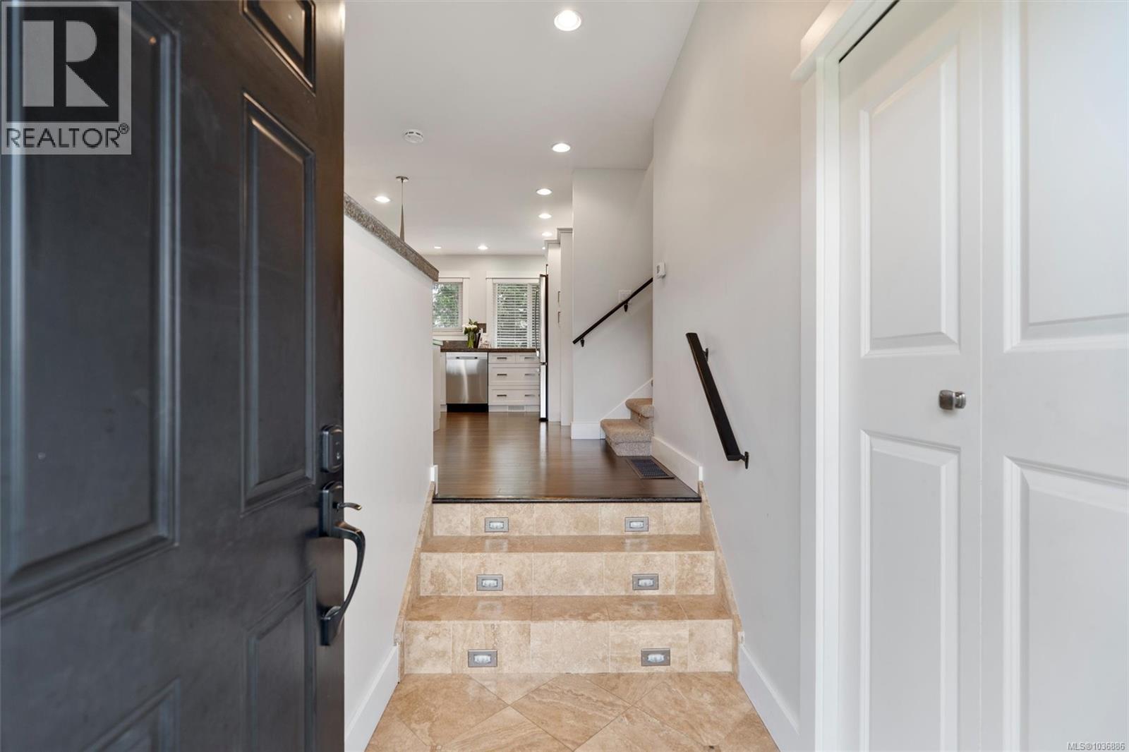 1582 Fremont Pl - 4