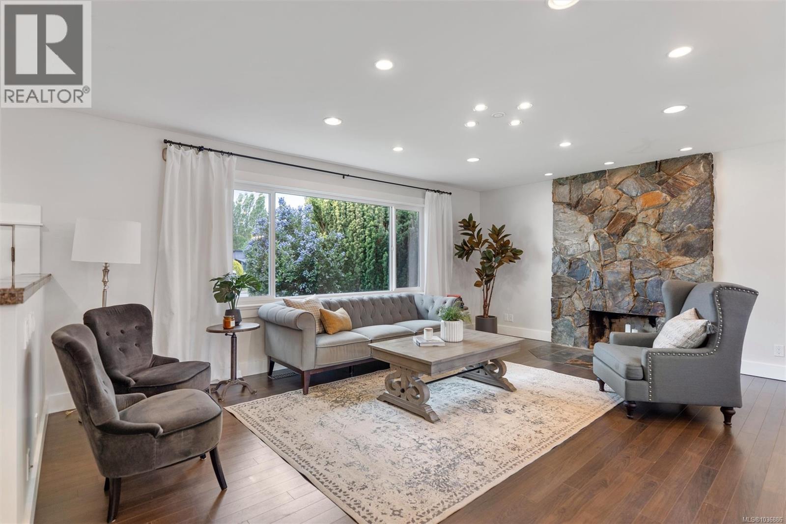 1582 Fremont Pl - 5