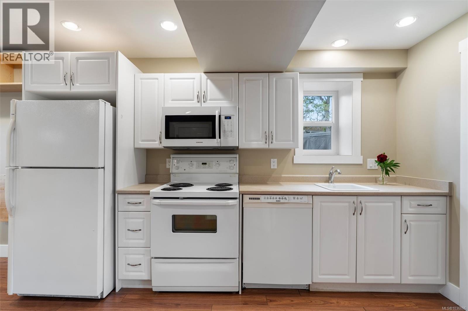 1582 Fremont Pl - 23