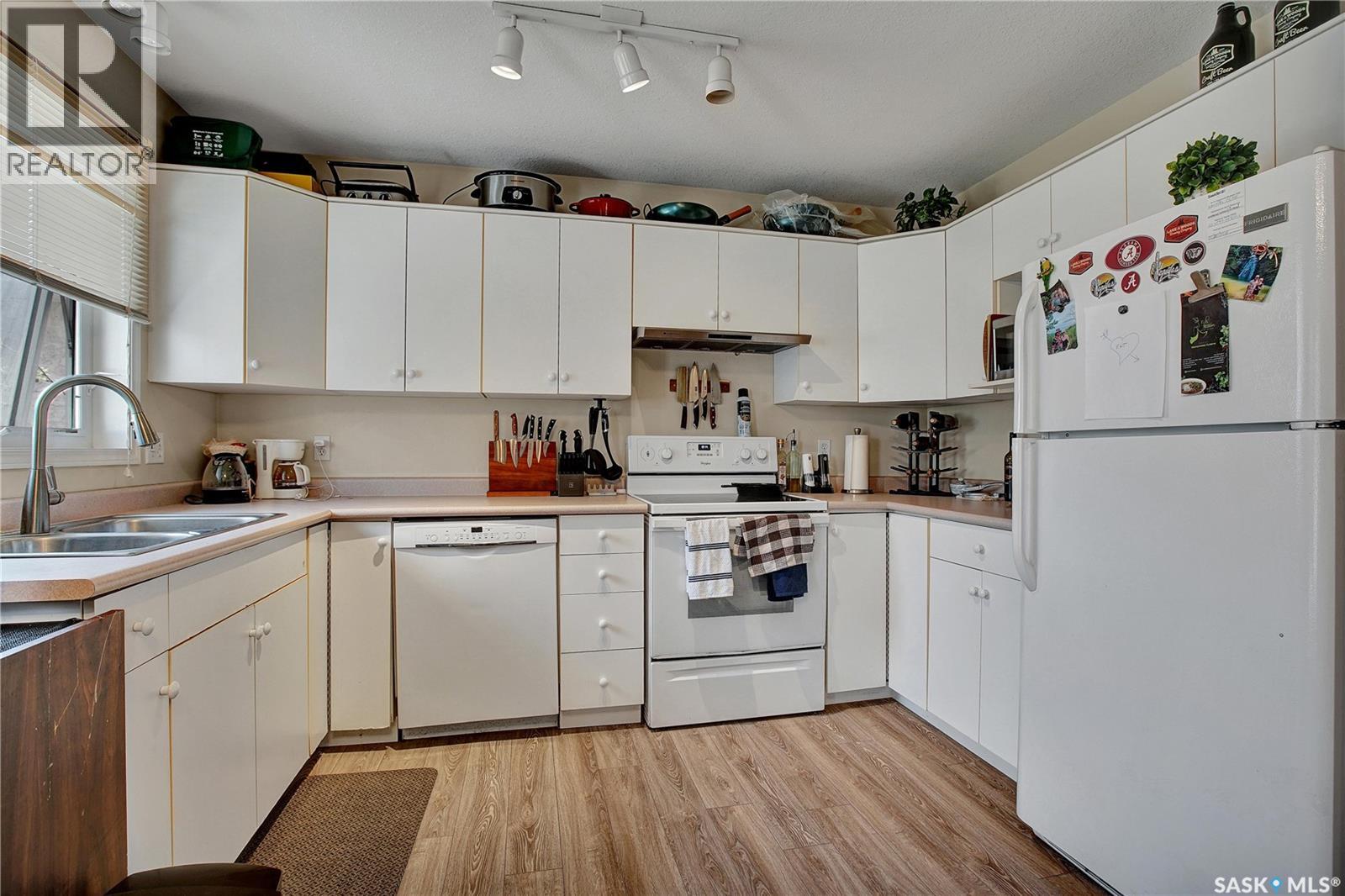 1418 B AVENUE N - 9