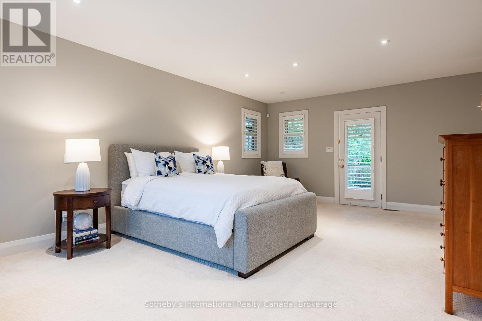 237 BURGUNDY DRIVE - 18