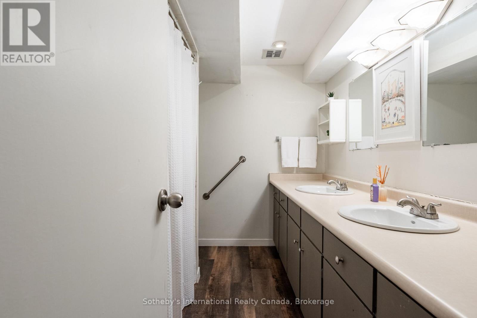 237 BURGUNDY DRIVE - 32