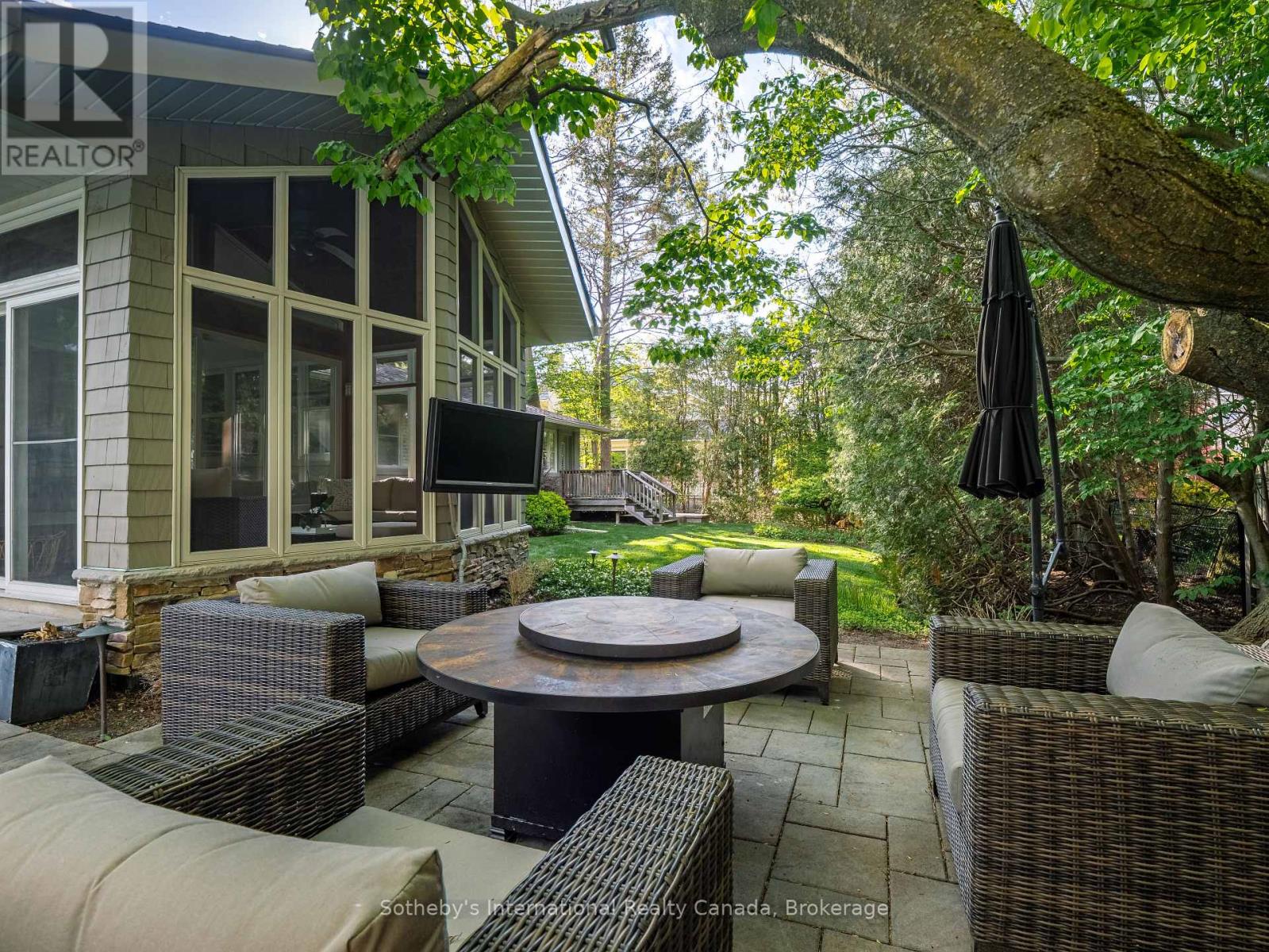 237 BURGUNDY DRIVE - 42