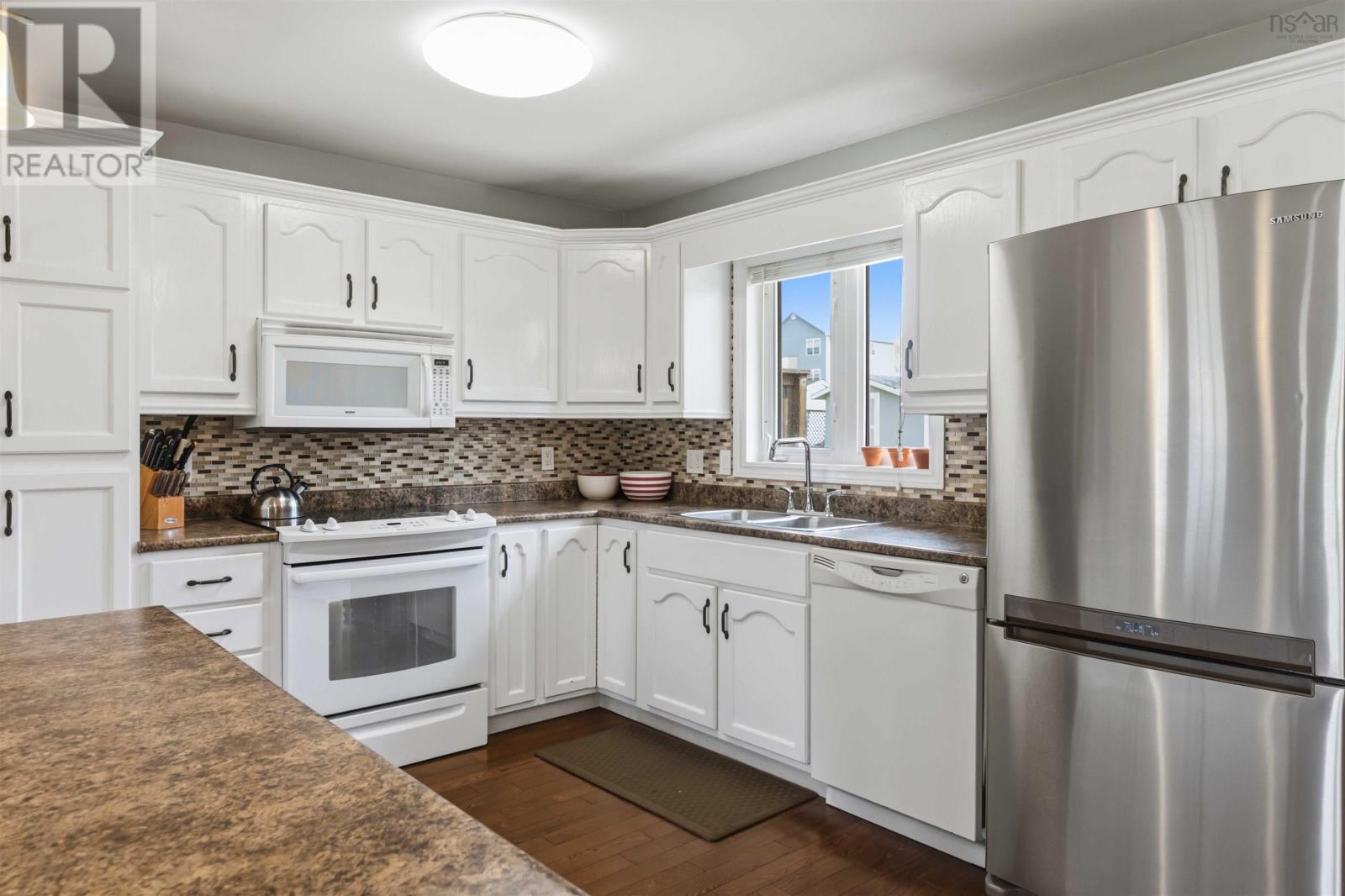 Property 41 of 49 of 2774 Poplar Drive Coldbrook NS B4R 1A8