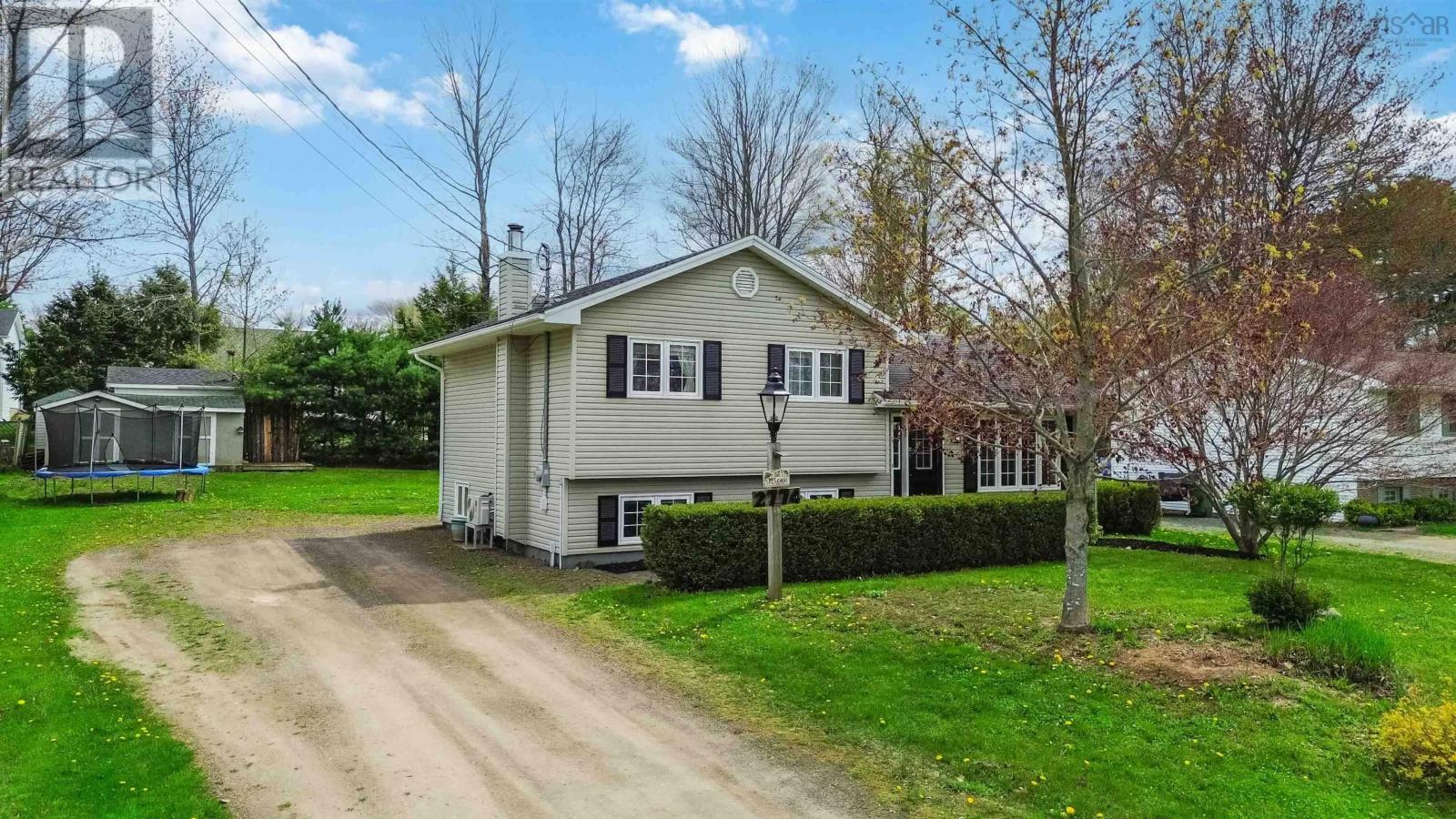 Property 21 of 49 of 2774 Poplar Drive Coldbrook NS B4R 1A8