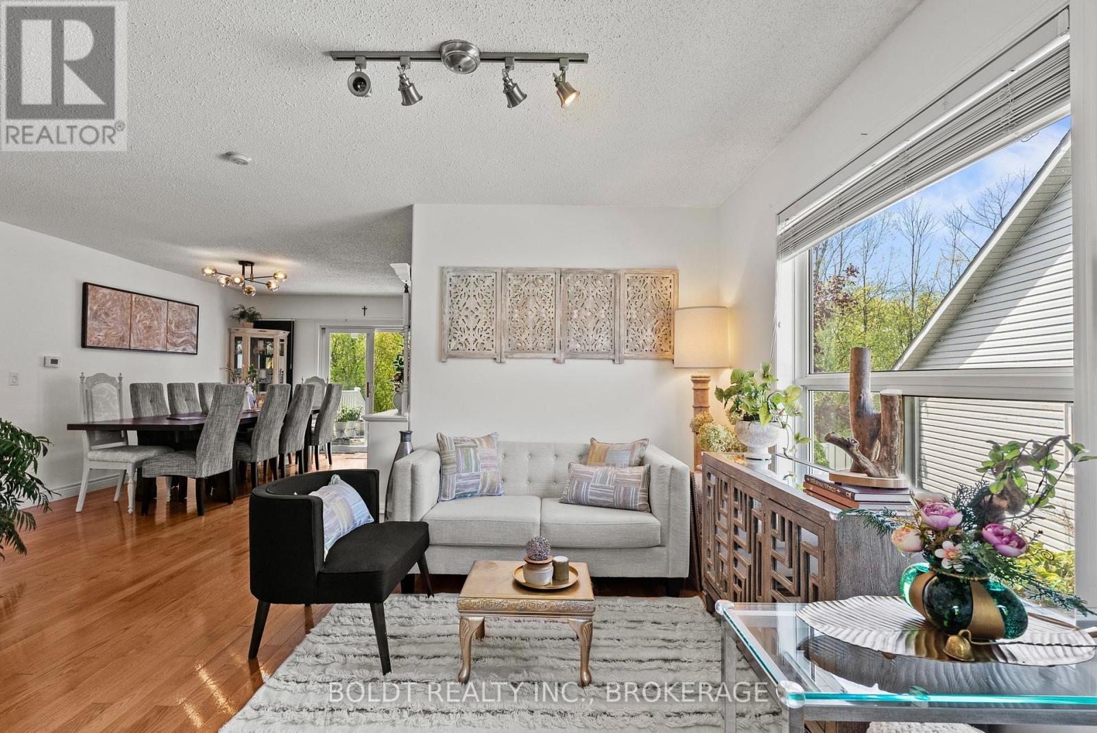 4333 SOUTHERLAND COURT - 10