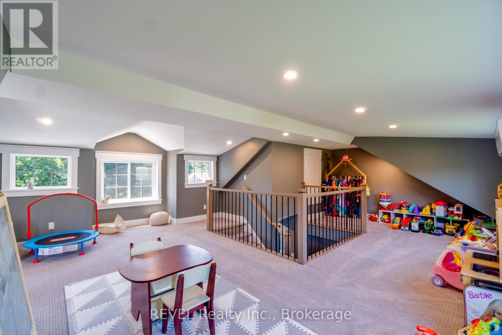 719 WELLAND ROAD - 24