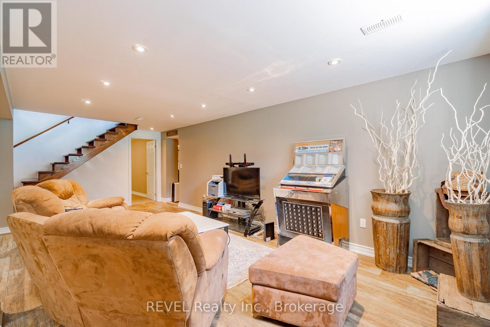 719 WELLAND ROAD - 28