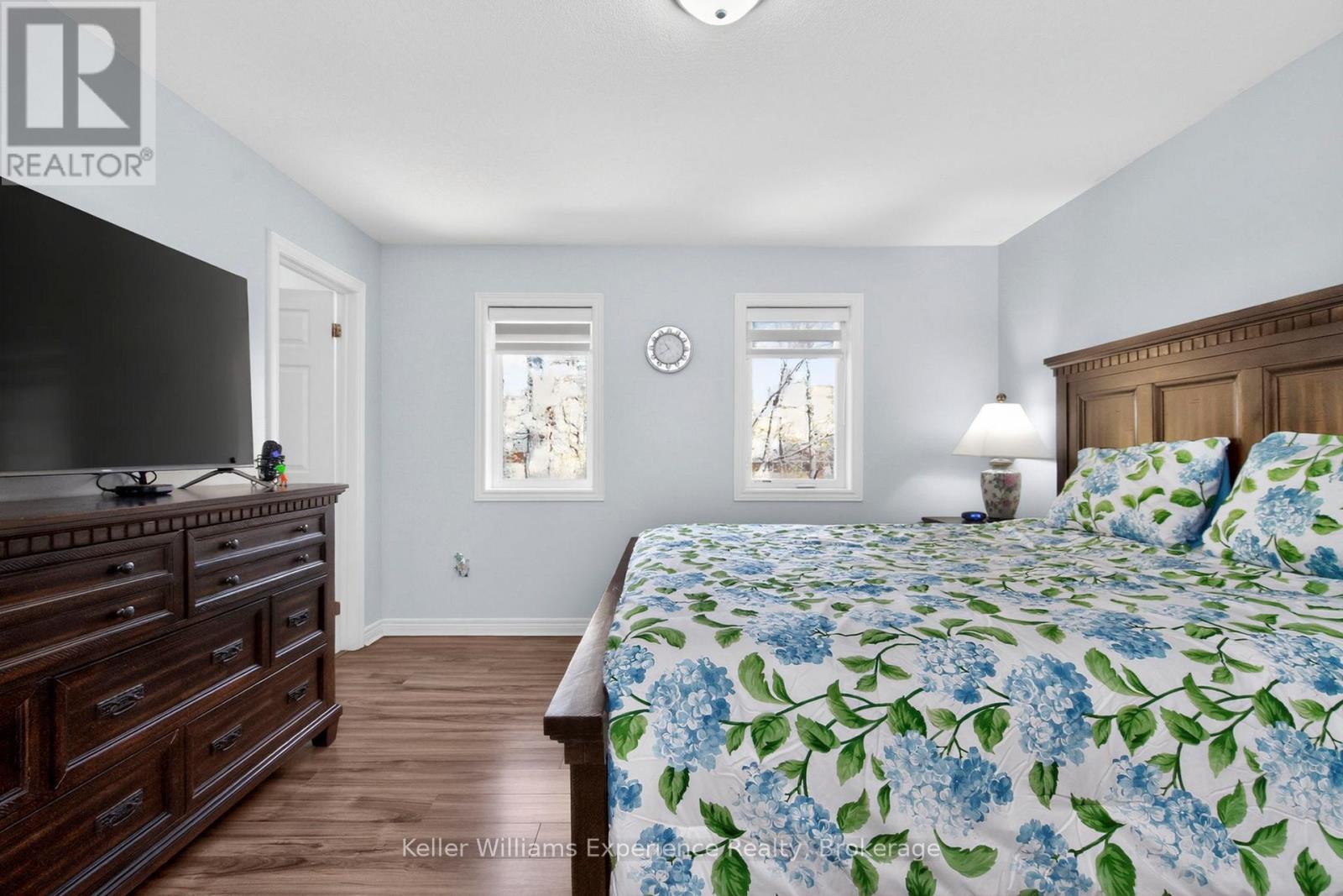 992 COOK DRIVE - 19