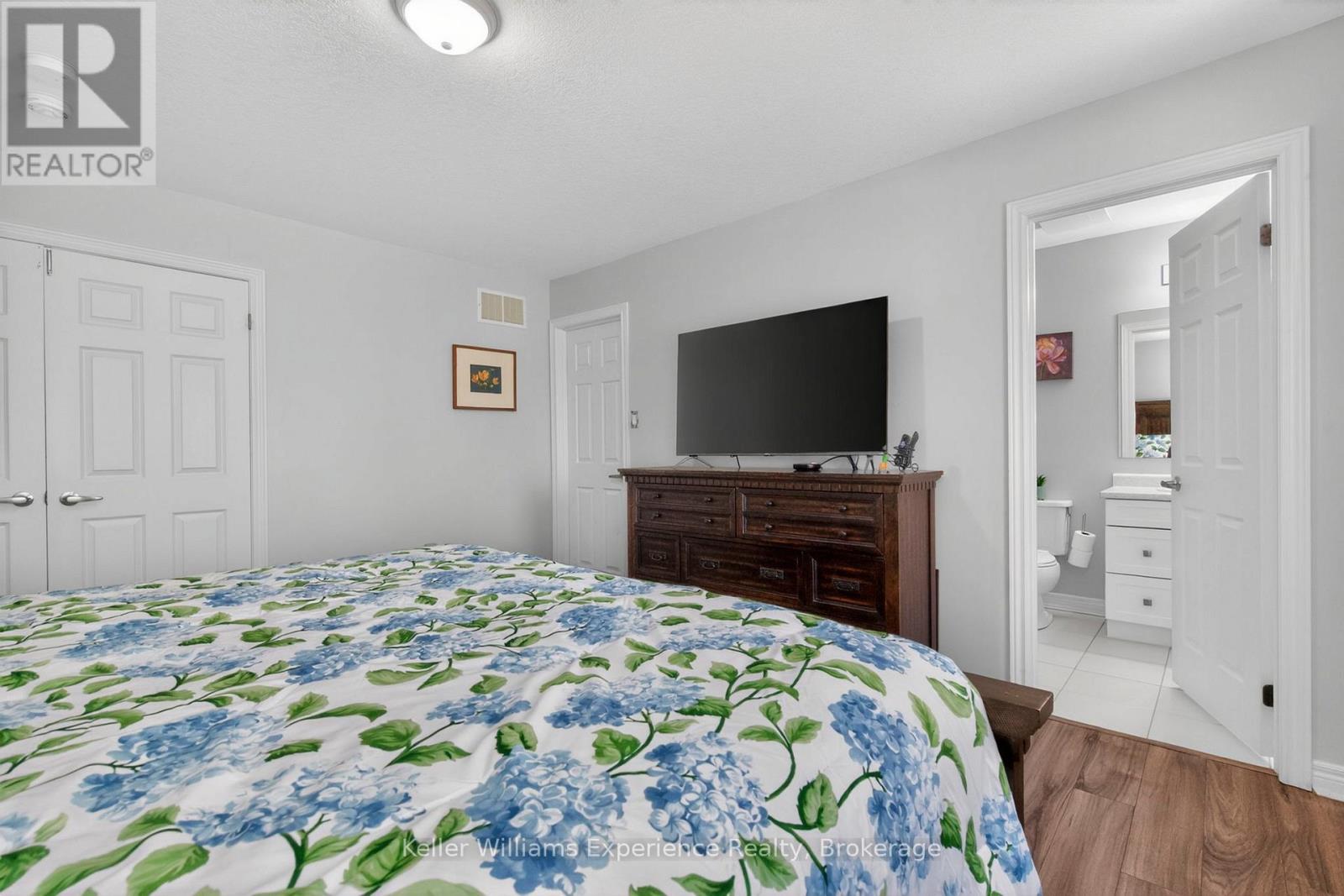 992 COOK DRIVE - 21