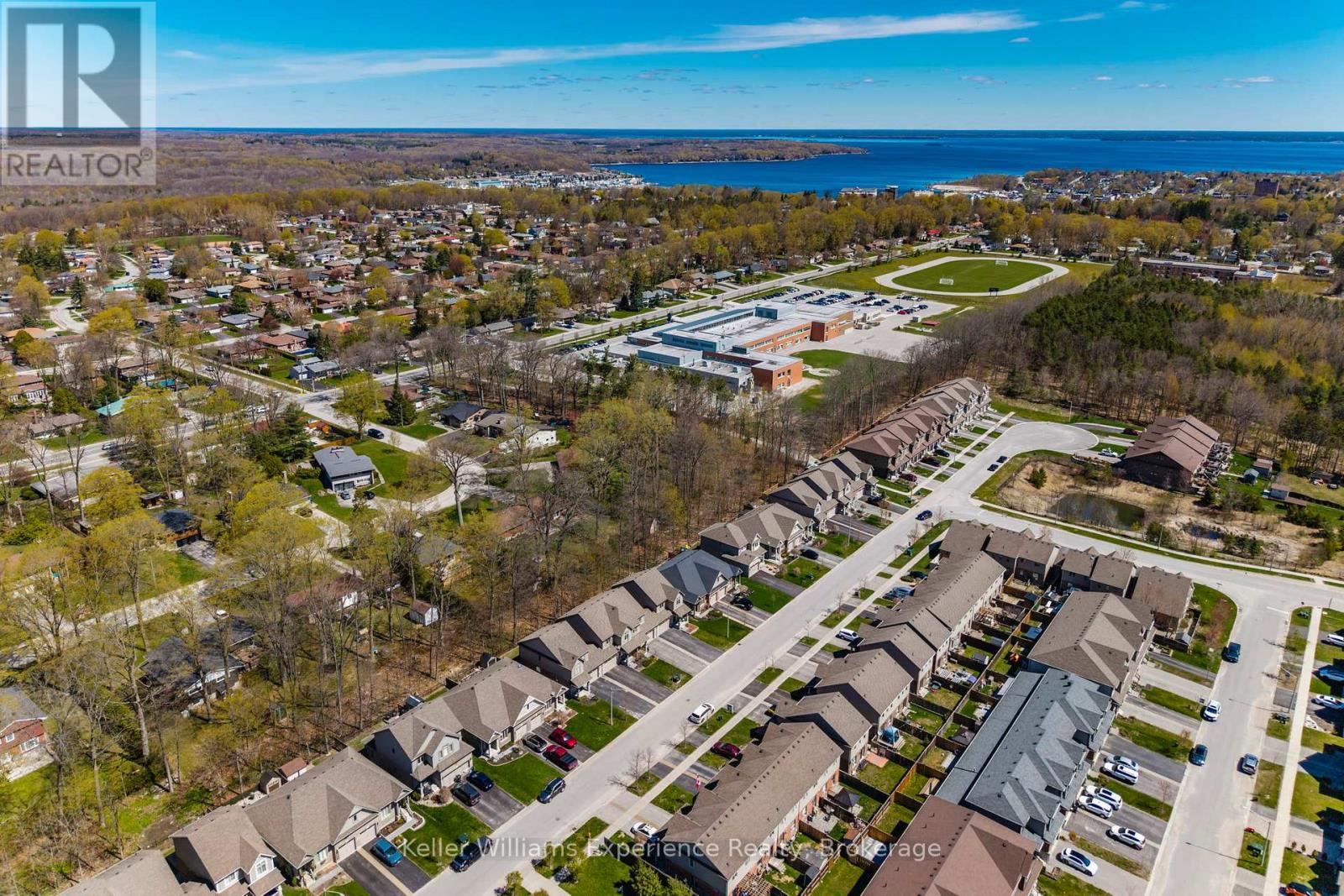 992 COOK DRIVE - 36
