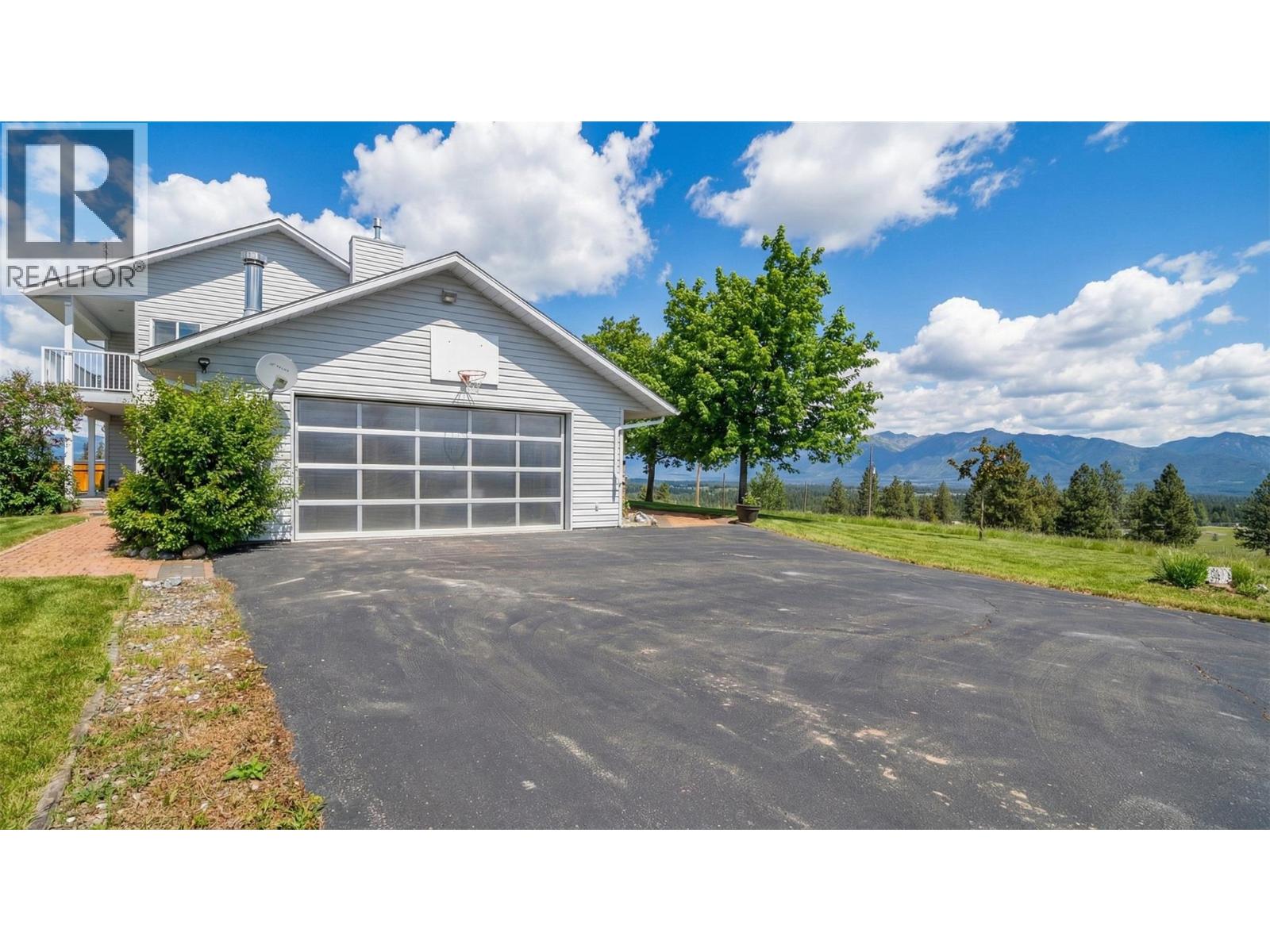 9617 CLEARVIEW Road, Cranbrook
